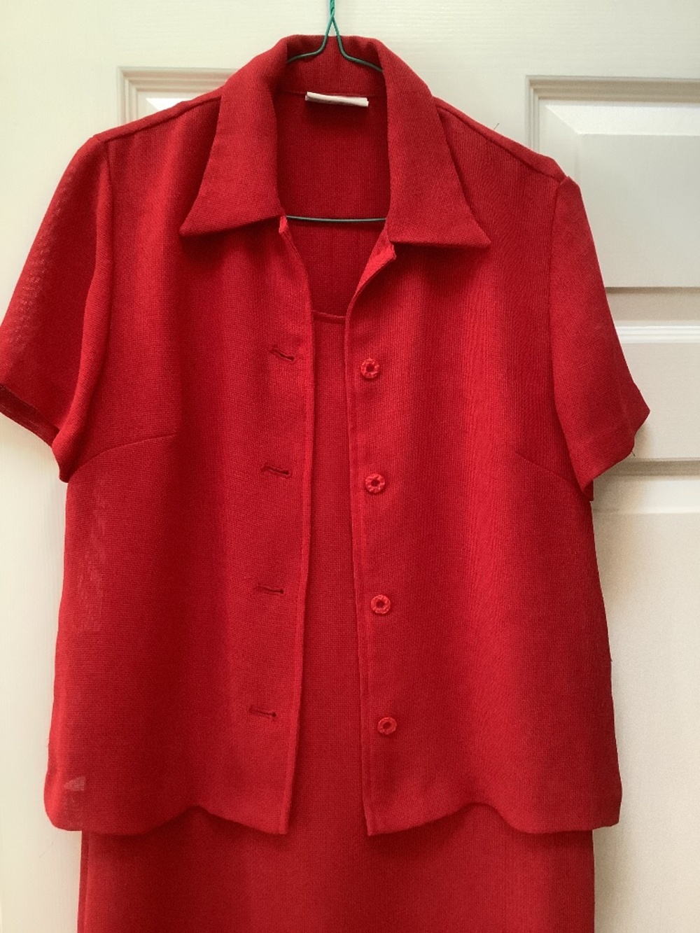Amanda Smith Petites red sleeveless dress with short sleeve jacket. Size 6P
